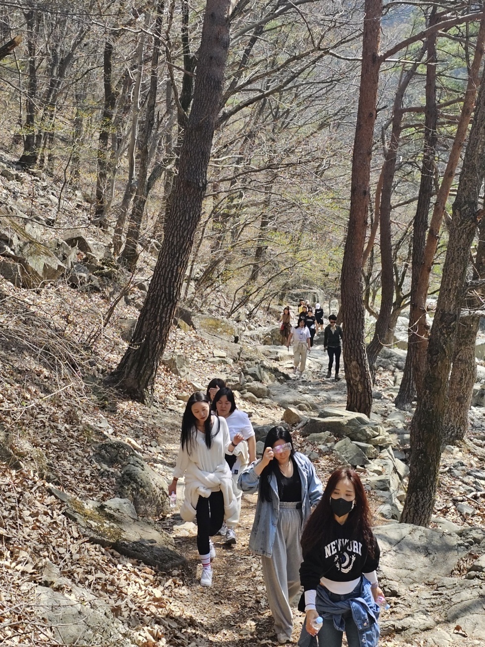 20230320 새내기캠프_MT (35).jpg