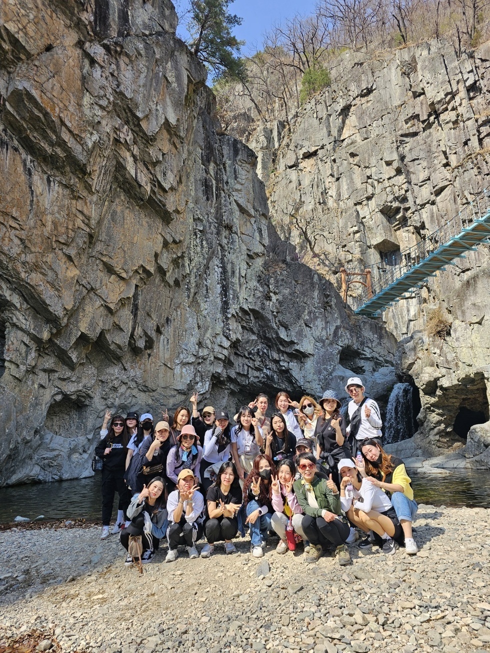 20230320 새내기캠프_MT (26).jpg